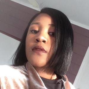 Meet your Posher, Taina